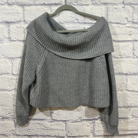 NWT Forever21 Grey Sweater - Picture 1 of 4